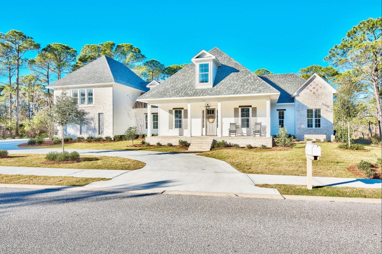 Newly Built Luxury Home in Kelly Plantation