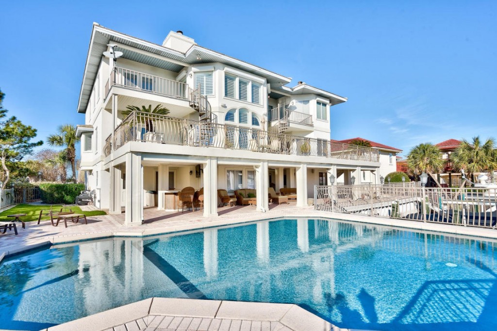 Incredible Waterfront Premier Property on Holiday Isle, Destin