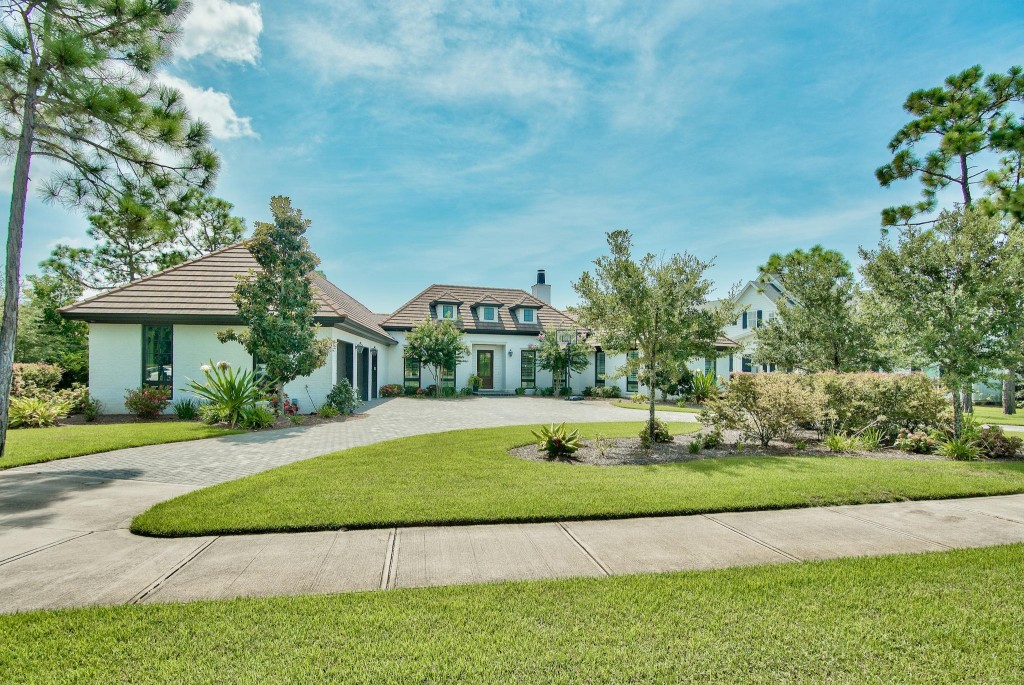 Newly Listed Luxury Home in Kelly Plantation